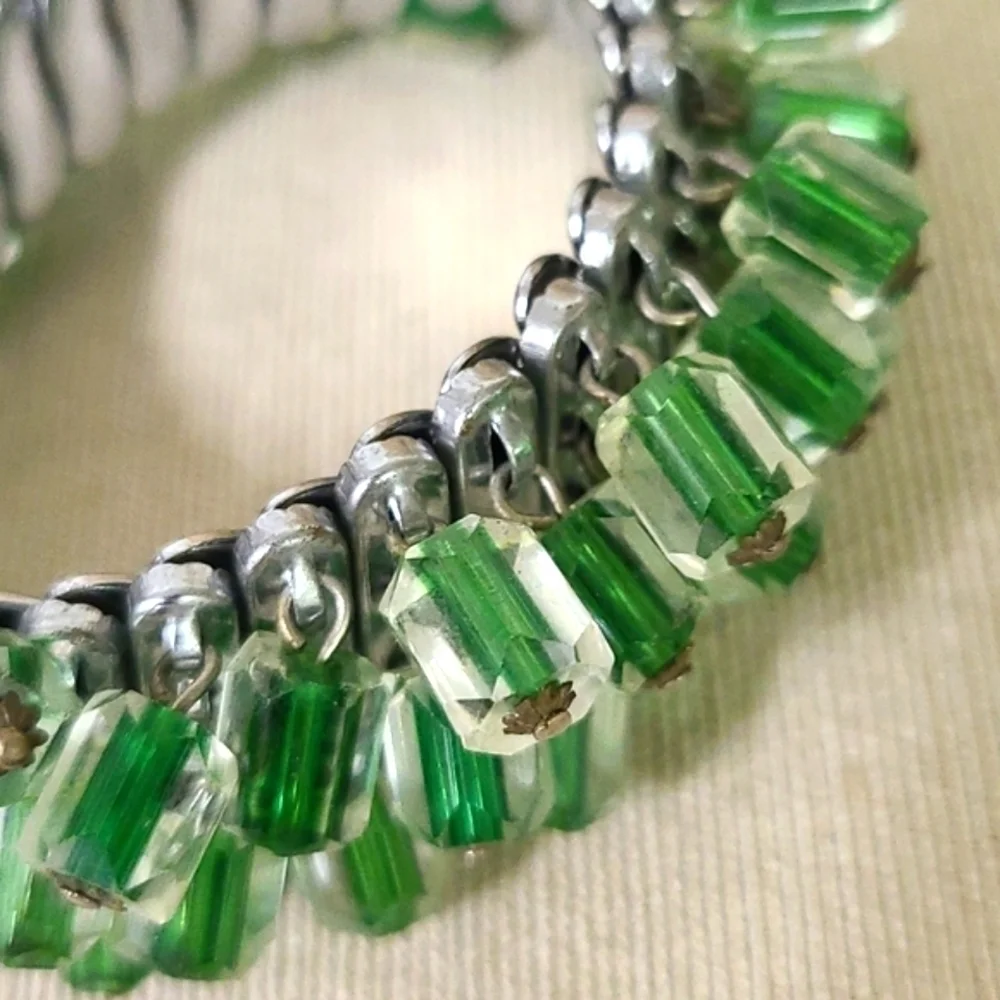 VINTAGE Made in Japan 60s Bracelet Green Glass and Silver Metal